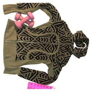 LULULEMON Extremely rare Aztec scuba hoodie 6